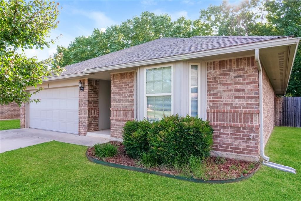 1338 Selborne Place, Yukon, OK 73099