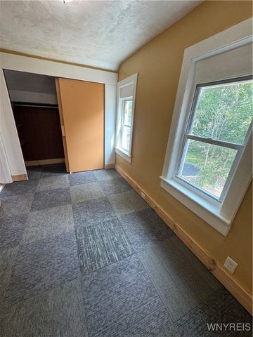 1739 Lockport Street, Niagara Falls, NY 14305