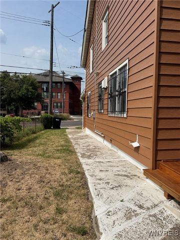 1739 Lockport Street, Niagara Falls, NY 14305