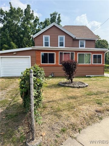 1739 Lockport Street, Niagara Falls, NY 14305