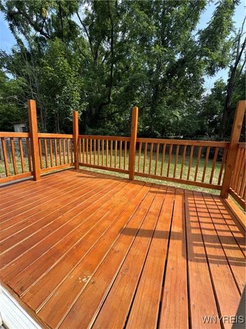 1739 Lockport Street, Niagara Falls, NY 14305