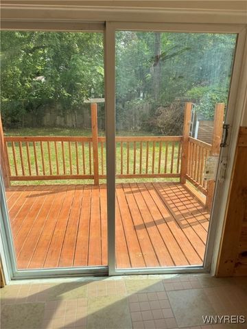 1739 Lockport Street, Niagara Falls, NY 14305