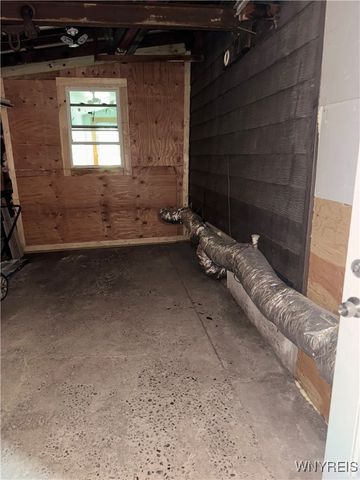 1739 Lockport Street, Niagara Falls, NY 14305