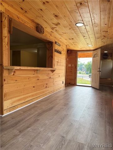 1739 Lockport Street, Niagara Falls, NY 14305