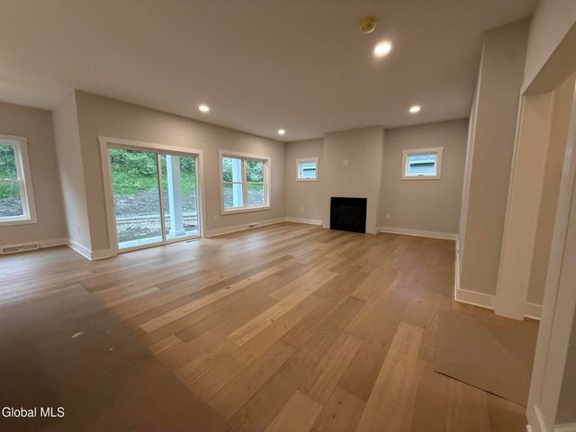 18 Quail Run, Voorheesville, NY 12186