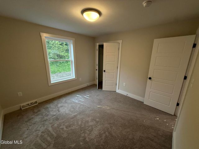 18 Quail Run, Voorheesville, NY 12186