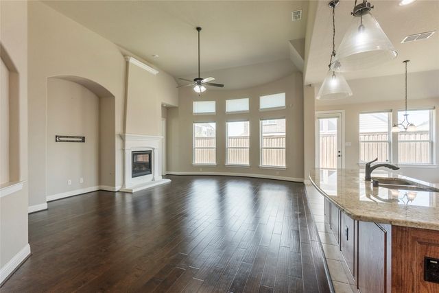 4802 Comstock Way, Mansfield, TX 76063