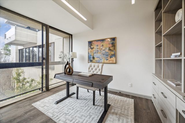 49 Briar Hollow Lane 103, Houston, TX 77027