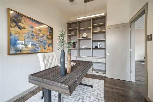 49 Briar Hollow Lane 103, Houston, TX 77027