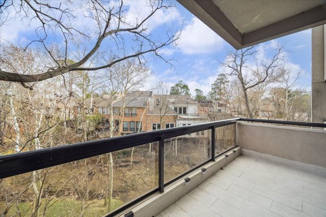 49 Briar Hollow Lane 103, Houston, TX 77027