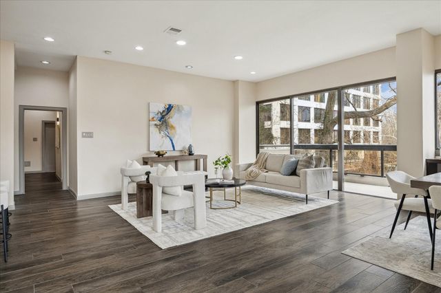 49 Briar Hollow Lane 103, Houston, TX 77027