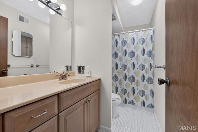 10367 Oxford Hill Drive 18, St Louis, MO 63146