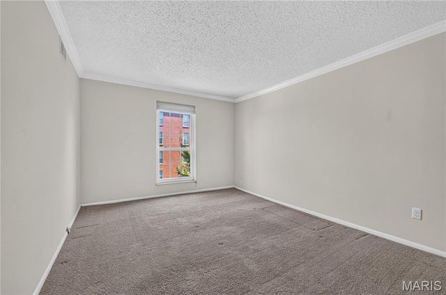 10367 Oxford Hill Drive 18, St Louis, MO 63146