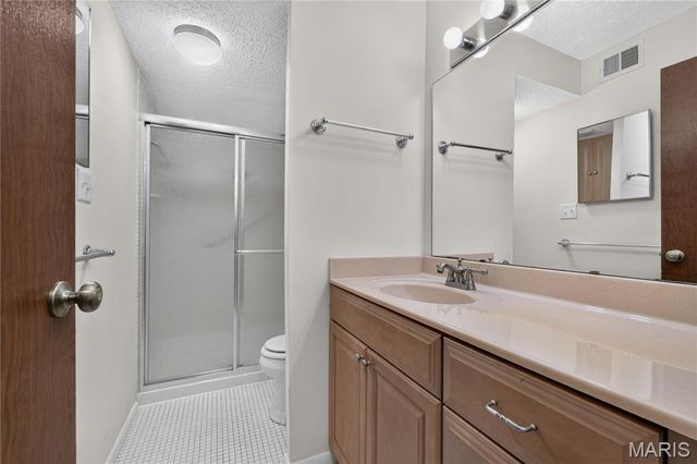 10367 Oxford Hill Drive 18, St Louis, MO 63146