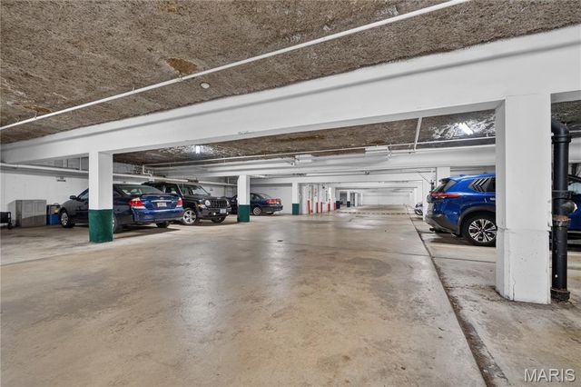10367 Oxford Hill Drive 18, St Louis, MO 63146