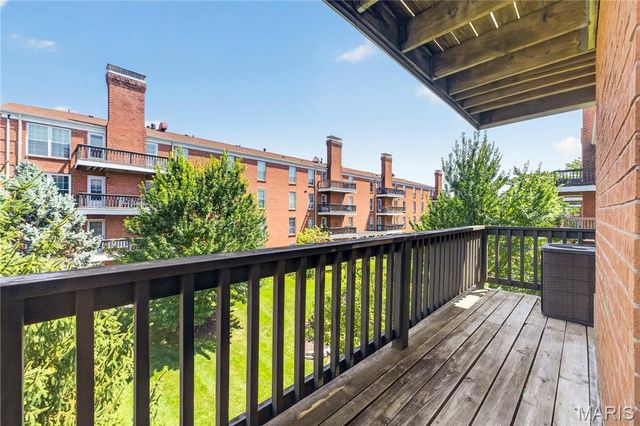 10367 Oxford Hill Drive 18, St Louis, MO 63146