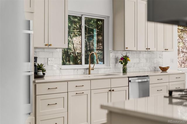 952 Greenridge Lane, Castle Pines, CO 80108