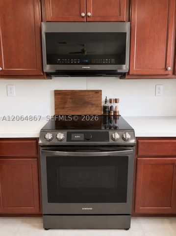 14753 SW 25th St, Miami, FL 33185
