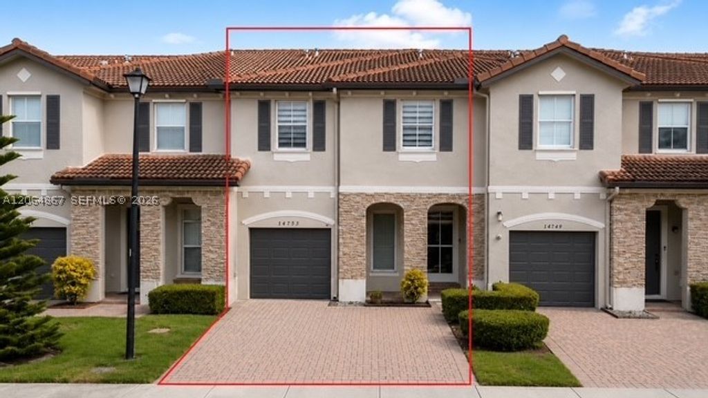 14753 SW 25th St, Miami, FL 33185