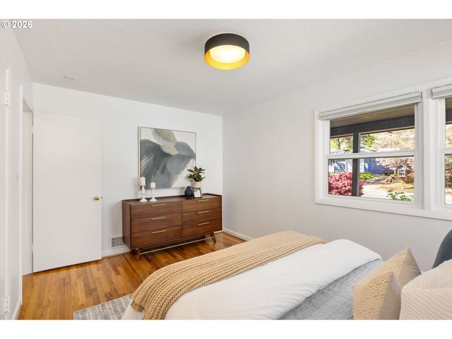 5616 Sw IDAHO St, Portland, OR 97221