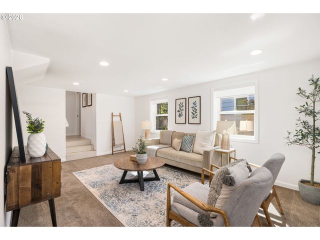 5616 Sw IDAHO St, Portland, OR 97221