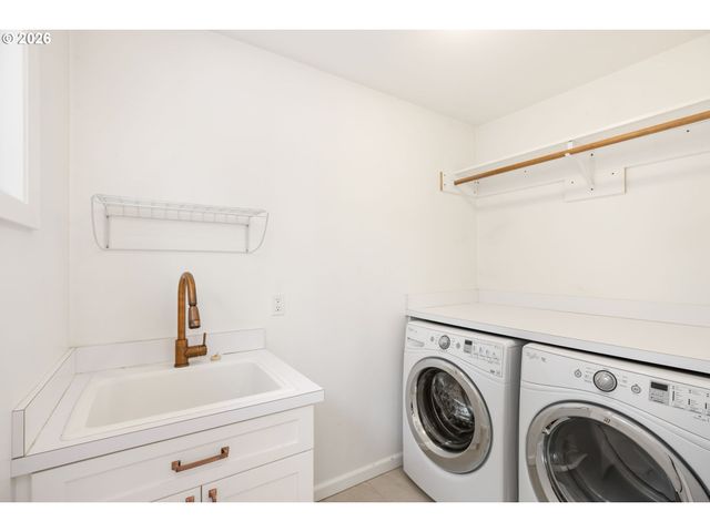 5616 Sw IDAHO St, Portland, OR 97221