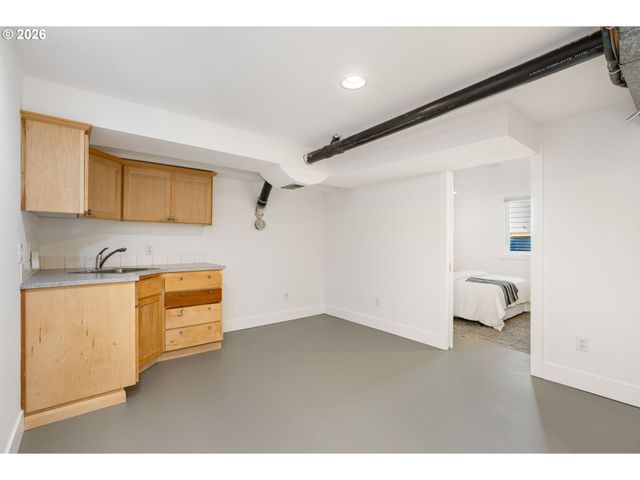 5616 Sw IDAHO St, Portland, OR 97221