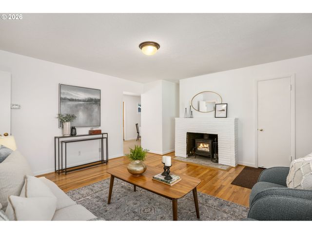 5616 Sw IDAHO St, Portland, OR 97221