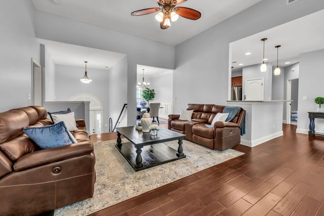 939 Nectar Ct, Clarksville, TN 37043