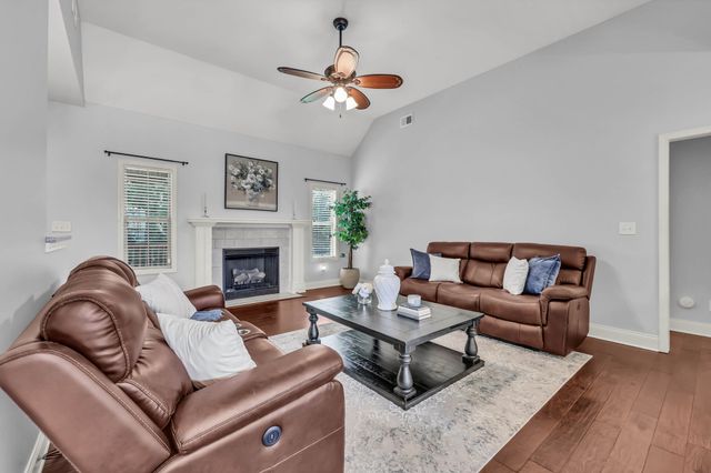 939 Nectar Ct, Clarksville, TN 37043