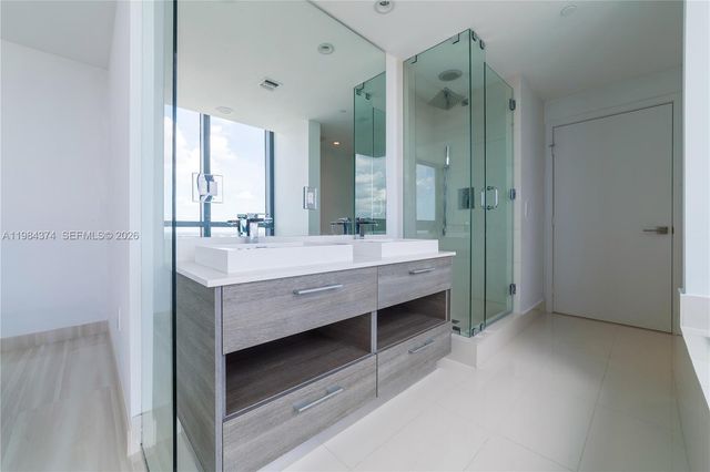 650 NE 32nd St 2808, Miami, FL 33137