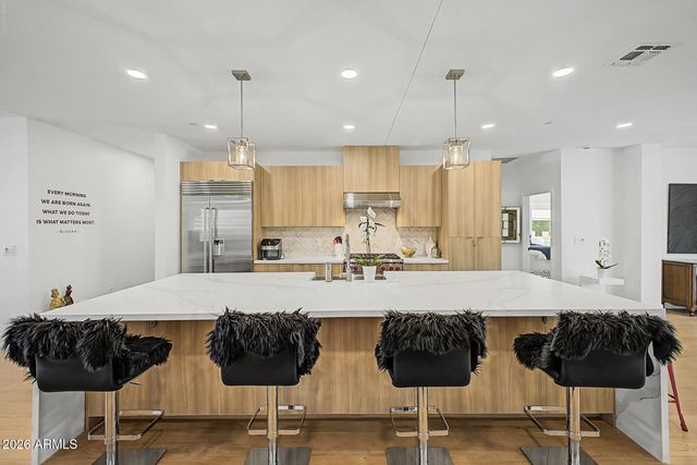 6736 E 1ST Avenue, Scottsdale, AZ 85251