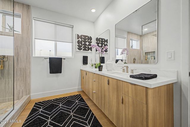 6736 E 1ST Avenue, Scottsdale, AZ 85251