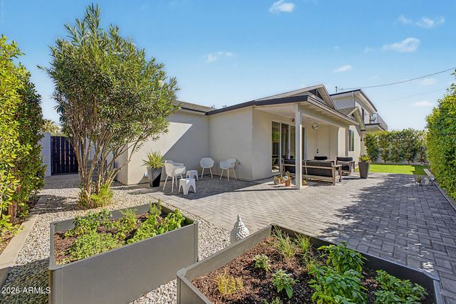 6736 E 1ST Avenue, Scottsdale, AZ 85251