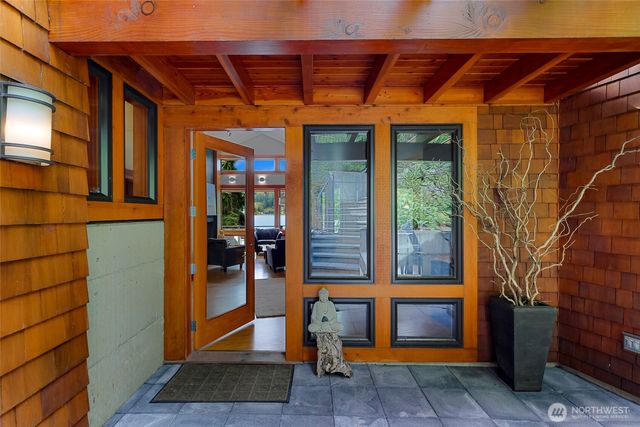 891 E Lake Samish Drive, Bellingham, WA 98229