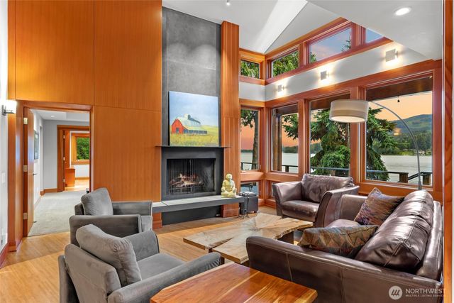 891 E Lake Samish Drive, Bellingham, WA 98229