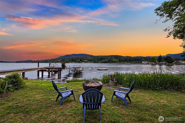 891 E Lake Samish Drive, Bellingham, WA 98229