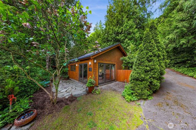 891 E Lake Samish Drive, Bellingham, WA 98229