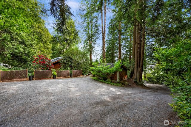 891 E Lake Samish Drive, Bellingham, WA 98229