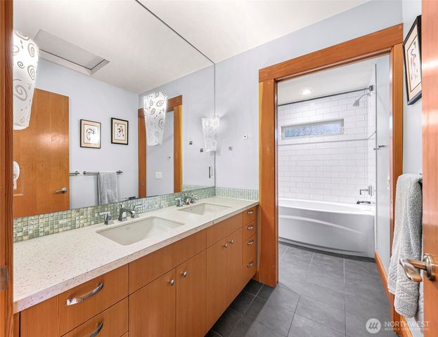 891 E Lake Samish Drive, Bellingham, WA 98229