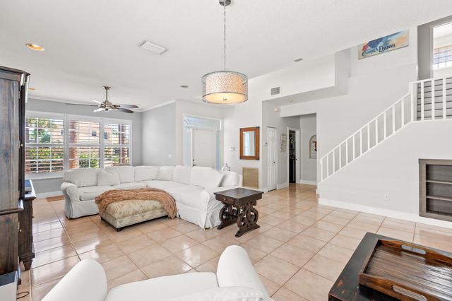 7611 Doubleton Drive, Delray Beach, FL 33446