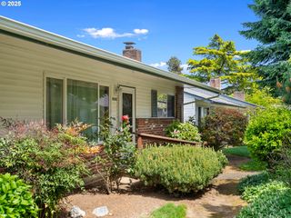 1031 Ne 90TH Ave C, Portland, OR 97220