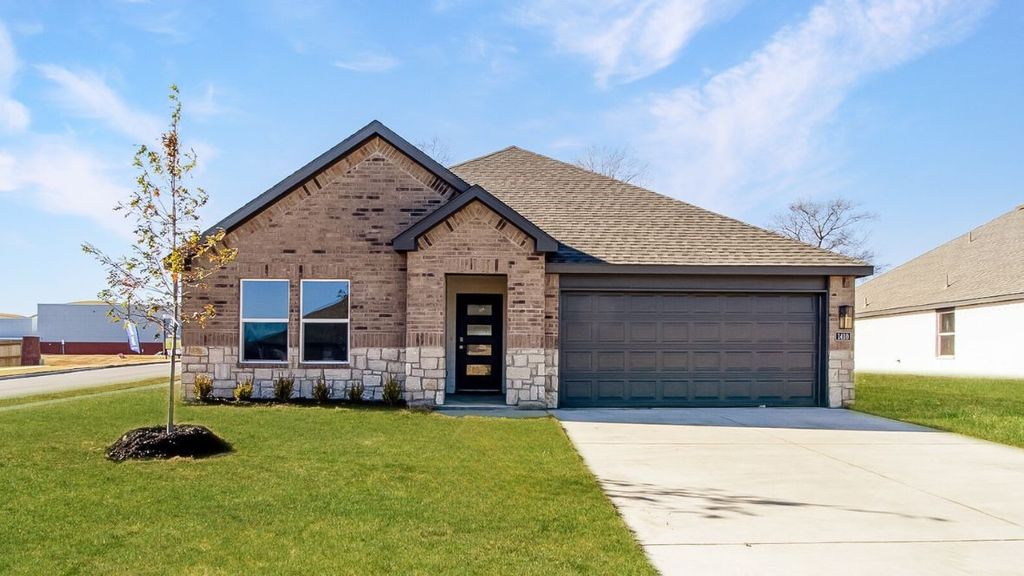 6101 Green Meadows Lane, Oklahoma City, OK 73132