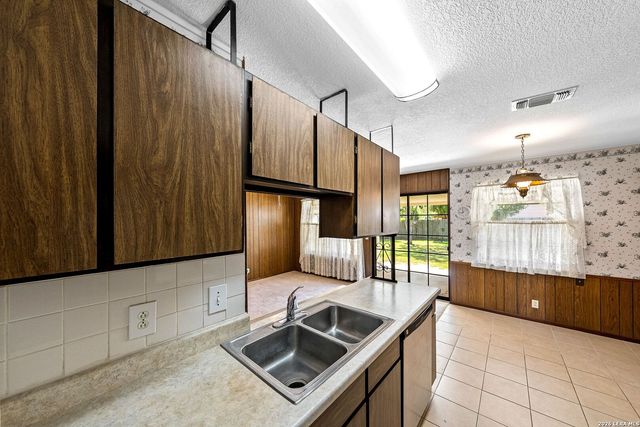 9446 Shields Dr, San Antonio, TX 78245