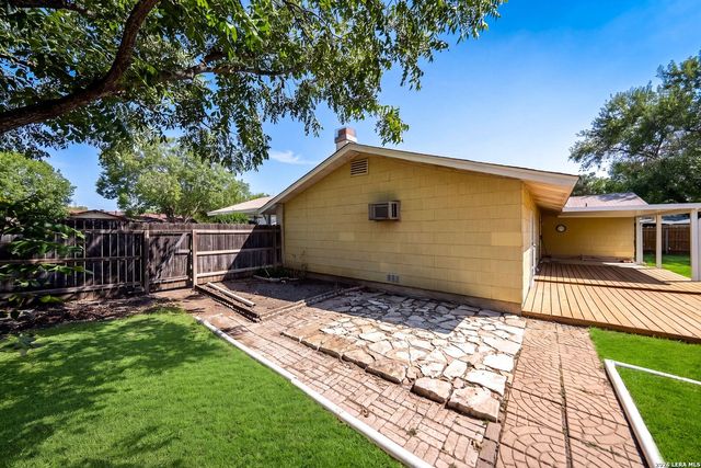 9446 Shields Dr, San Antonio, TX 78245