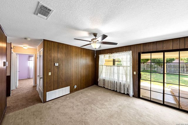 9446 Shields Dr, San Antonio, TX 78245