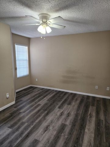 2750 Holly Hall Street 1708, Houston, TX 77054