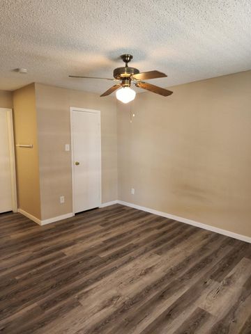 2750 Holly Hall Street 1708, Houston, TX 77054