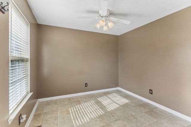 120 Pebble Brook Dr, Murfreesboro, TN 37127