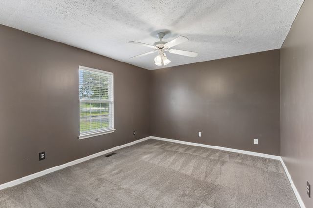 120 Pebble Brook Dr, Murfreesboro, TN 37127